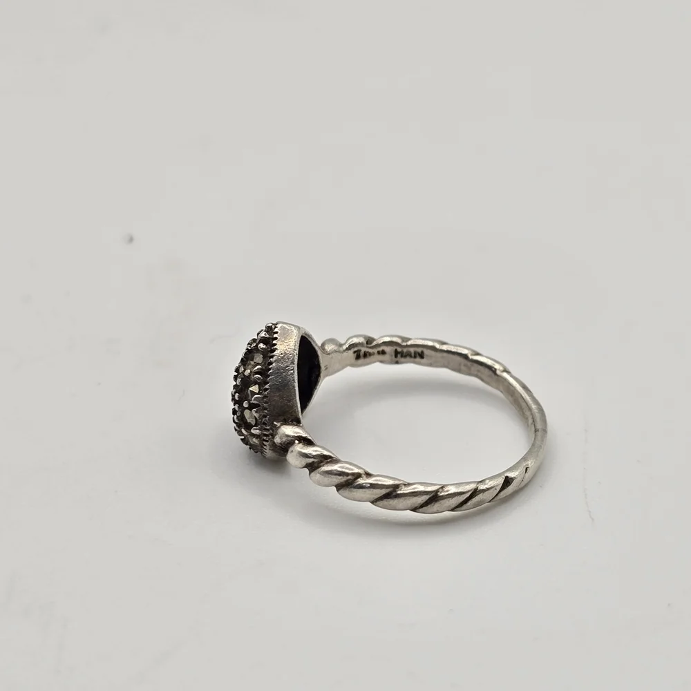 Vintage .925 HAN Marcasite Heart  Ring With twist Band Sz6.75-2.2 Mm